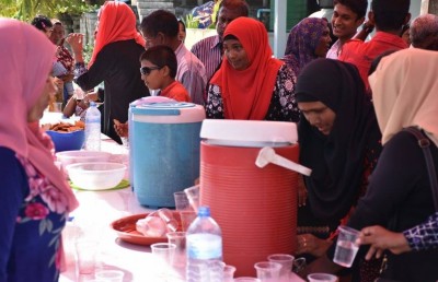 ލ. އަތޮޅުން މައިދައިތަމެން މިތިބަ އަންނަނީ ބަލައި!