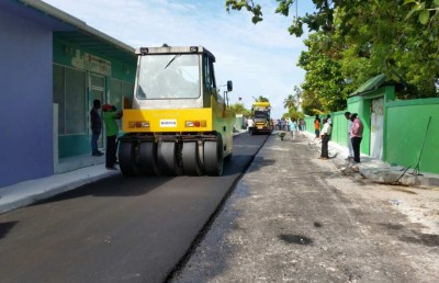 ދިއްދޫ މަގުތަކުގައި ތާރު އަޅަން ފަށައިފި، ރައްޔިތުން ހިތްހަމަނުޖެހޭ ގިނަ ކަންތައްތަކެއް