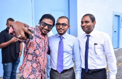 އަމީތާއި ސައުދު ދޫކޮށްލައިފި