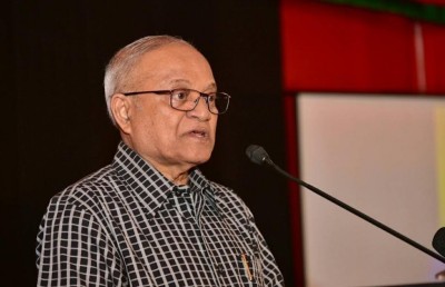 ބައި އިލެކްޝަން ހުއްޓުވަން ސަލާމަތީ ބާރުތަކުން ނުކުންނަން ޖެހޭ: މައުމޫން