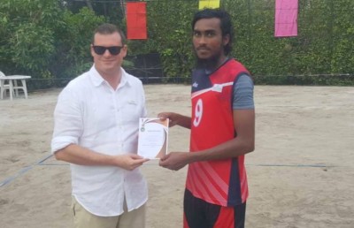 ފުރަތަމަ މެޗުތައް ގްރޭންްޑް ޕާކާއި އަނަންތަރާ އަށް