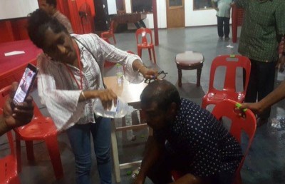 ފުލުހުން ޕެޕާ ސްޕްރޭ ޖެހުމުން ބައެއް މީހުންނަށް އަނިޔާވެގެން ފަރުވާދެނީ