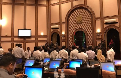 މަޖިލީހުގައި މިއަދު އޮތީ އަަވަގުރާނަ ގޮވުމާއި ތަޅާފޮޅުން!