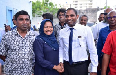 އަމީތާއި ސައުދު ދޫކޮށްލައިފި