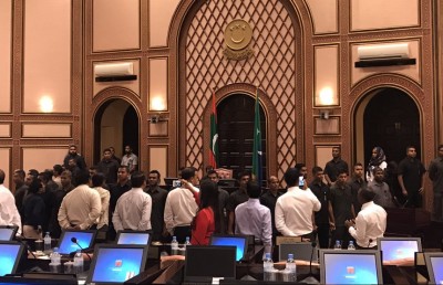 އެންމެ 11 ޖަލްސާ، މަޖިލިސް އަނެއްކާ ވެސް ޗުއްޓީއަކަށް