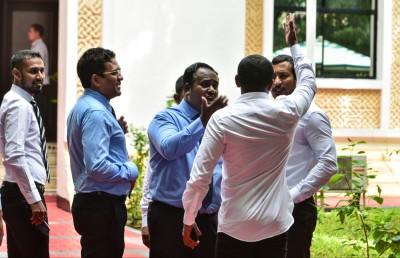 ޕީޕީއެމްގެ މެމްބަރުންނަށް ހަމަލަދިން ކަމަށް ބުނެ މަޖިލީހަށް ހުށަހަޅައިފި