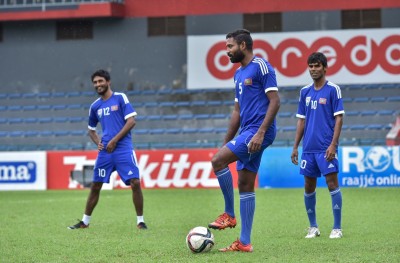 ކުޅެން ފުރުސަތެއް ނެތް، ބަކާ ކުޅިބަލަން!