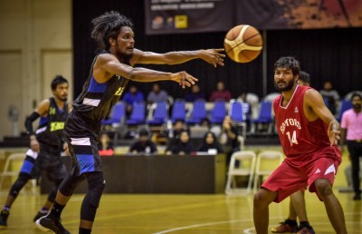 އެމްބީއޭ ޗެމްޕިއަންޝިޕުގެ ފައިނަލަށް ޓީރެކްސް އާއި ކިންގްސް