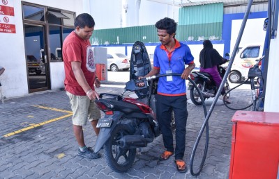 ޕެޓްރޯލް ލިޓަރަކުން 30 ލާރި، ޑީސަލް ލިޓަރަކުން 20 ލާރި ބޮޑުކޮށްފި