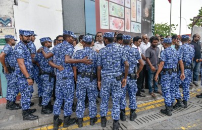 ފުލުހުން ޔުނިފޯމް ނާޅާ ތިބެ، މީހުން ހައްޔަރު ނުކުރެވޭ މައްސަލާގައި ގާނޫނީ ލަފާ ހޯދަނީ