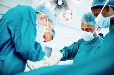 އެއް ފޫޓު ހޮޅިއެއް ބަނޑުގައި އޮންނަތާ 17 އަހަރު ފަހުން ނަގައިފި