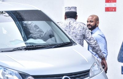 ފާރިސަށް ކުރާ ޝަހްސު އޮޅުވާލުމުގެ ދައުވާގެ ޝަރީއަތް މެދުކެނޑުމަކަށް ފަހު އާދިއްތަ ދުވަހު