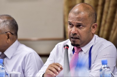 އައްޑޫން ކަރަންޓު ދާތީ ފެނަކައިގެ ވެރިން ކޮމިޓީއަށް ހާޒިރުކުރަނީ