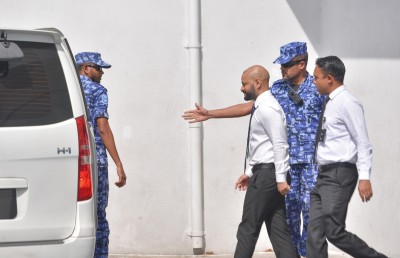 ފާރިސް އަށް ނުހައްގު އަނިޔާދޭއިރު މުއައްސަސާތަކުން ޒިންމާއެއް ނުއުފުލާ: މައުމޫން
