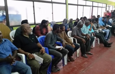 ވިލިމާލޭން ކުނި އުކުމުގެ ވަޒީފާއަށް 200 އަށް ވުރެ ގިނަ މީހުން ކުރިމަތިލި