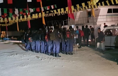 މަޑުއްވަރީގައި ރައީސާ ދެކޮޅަށް ދެމި ބެނާތައް ފުލުހުން ނަގައިފި