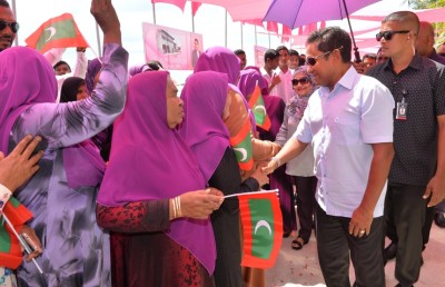 ރައްޔިތުންނާ ބައްދަލުކުރައްވަން ރައީސް ޔާމީން ރ. އަތޮޅަށް