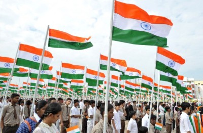 ރާއްޖެއިން ވަޒީފާ ހޯދައިދޭނެ ކަމަށް ބުނެ އޮޅުވާލި ދެ މީހަކު އިންޑިއާގައި ހައްޔަރުކޮށްފި