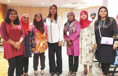 އަންހެން ޕްރިންސިޕަލުންގެ ގްރޫޕް: ވާދަވެރިކަމެއް ނޫން އުފާވެރިކަން