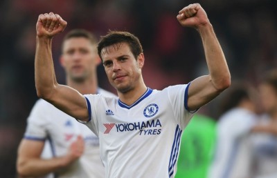 ބާސެލޯނާ އިން އަޒްޕިލިކުއެޓާ އާއި މާޝިއަލް އަށް ފާރަލަނީ