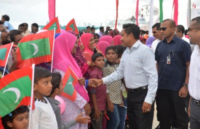 އެންމެ ކެންޑިޑޭޓެއްތަ؟ ނުވަތަ ގިނަ ކެންޑިޑޭޓުންތަ؟