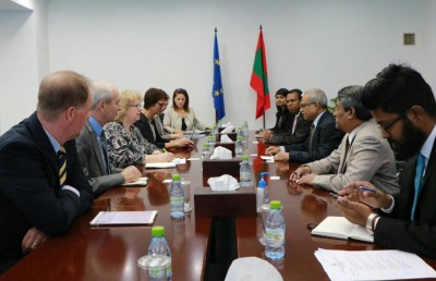 އީޔޫގެ ވަފުދުން ފޮރިން މިނިސްޓަރާ ބައްދަލުކޮށްފި