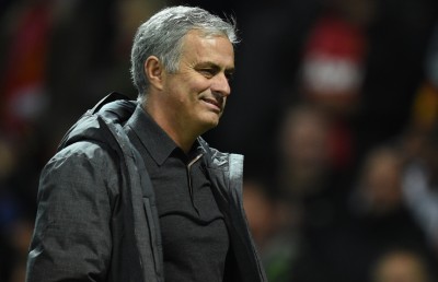 ޔުނައިޓެޑްގެ ސަޕޯޓަރުންނާ ބައްދަލުކުރަން މޮރީނިއޯ ދެކޮޅުހަަދައިފި