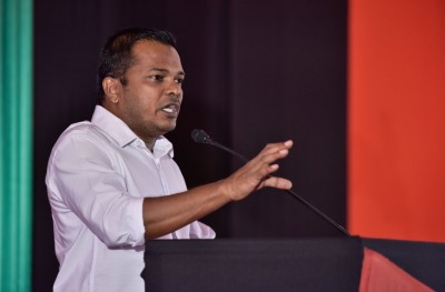 ސިފައިންނާ މާރާމާރީ ހިންގި ކަމަށް ބުނެ އަލީ ނިޒާރު ފުލުހަށް ހާޒިރުކުރަނީ