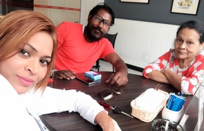 ސްކްރީން މަންމައިން: އެންމެ މޮޅީ ކާކު؟