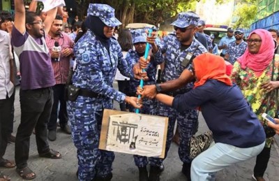 ސަރުކާރަށް ހަތަރެއް: "ކޮރަޕްޝަނާއި އަނިޔާވެރިކަން"