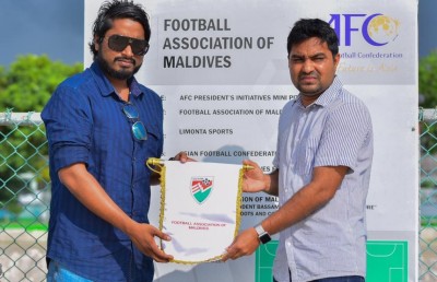 ވެލި ދަނޑުގައި މިނީ ސައިޒުގެ ތިން ޓާފް ޕިޗް އަޅަނީ