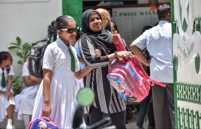 ސްކޫލުތައް އަންނަ އަހަރު ޑިޖިޓަލައިޒް ކުރަނީ، އޭރުން ސްކޫލަށް ގެންދާނީ ޓެބްލެޓް