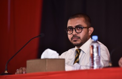 މަޑުއްވަރީގެ ބަނދަރު ހަދައި ނުދީގެން ރައީސްގެ އަރިހުގައި ރޮއެ އާދޭސް ކުރިން: އަމީތު