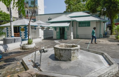 މާލޭގެ ދެ މިސްކިތެއް ތަޅާލައި 12 ބުރީގެ އިމާރާތެއް ހަދަނީ