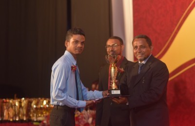 ވިލާ ހައި ސްކޫލުގެ އެންމެ މޮޅު ދަރިވަރަކަށް ލަމްހާ
