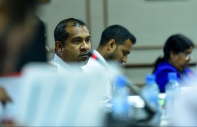 ދަތިއަޅުވައި ވައްޓާލައިގެން މަޝްރޫއުތަކެއް ނުހިނގާނެ: މުނައްވަރު
