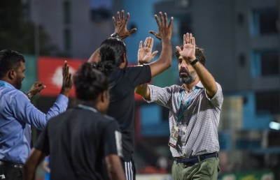 އޮސްކާއާ އެކު ނިއު އޭއެފްސީ ކަޕަށް: ތަފާތު ދެއްކިދާނެތަ؟