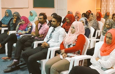 ސޯޝަލް ވޯކަރުންގެ އުޖޫރައެއް ނެތް ބޮޑު ޒިންމާ