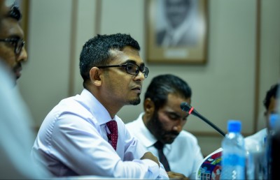 ދަތިއަޅުވައި ވައްޓާލައިގެން މަޝްރޫއުތަކެއް ނުހިނގާނެ: މުނައްވަރު