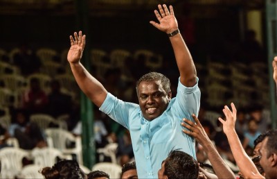 އަންނަ އަހަރު ރަށުން ބޭރަށް ދެވޭކަށް ނެތް: މޯހަން