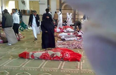 މިސްކިތަށް ދިން ހަމަލާ: އެކަކު ސަލާމަތްވީ މަރުވެފައިވާ މީހުންގެ ދަށަށް ވަނުމުން