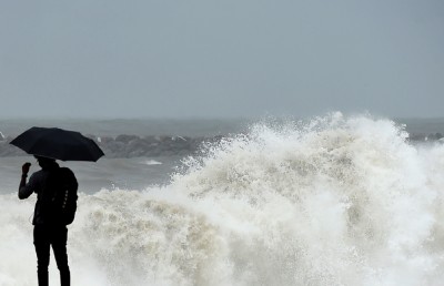 ބާރުގަދަ ކޮޅިގަނޑުގައި ލަންކާ އިން ތިން މީހުން މަރުވެއްޖެ