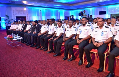 15 ބުރީގެ ހަތަރު ޓަވަރު އަޅައިދޭނެ ބަޔަކު ކަސްޓަމުން ހޯދަނީ