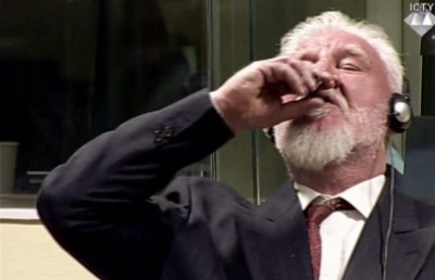 ބޮސްނިއާ ހަނގުރާމައިގެ މުޖުރިމަކު ކޯޓުގައި ޒަހަރު ބޮއެގެން މަރުވެއްޖެ