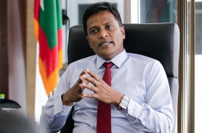 އުމަރަކީ "ތޫފާނެއް"؟