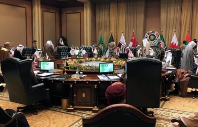ޚިޔާލު ތަފާތުވުން ބޮޑުވެ ގަލްފު ސަމިޓް ކުރުކޮށްލަން ޖެހިއްޖެ