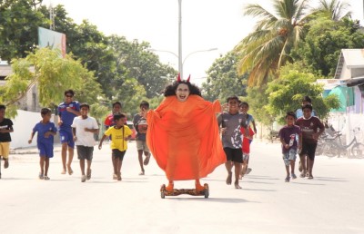 ކުޑަފޫޅު ކެރެކްޓާ އަލުން ބޮޑު ސްކްރީނަށް އަންނަނީ