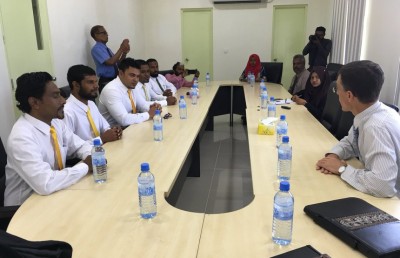 ޑިޕްލޮމޭޓުން ކިތަންމެ ހެޔޮ އެދުނަސް ވަކި އިމެއް އޮންނަންވާނެ