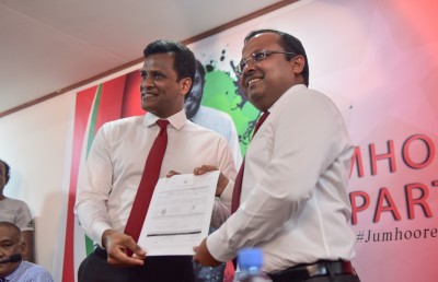 ނޫސްވެރިންގެ ސުވާލުތަކަށް އުމަރު ފުރުސަތެއް ނުދެއްވި