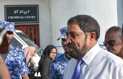 މިހުރީ ވަރަށް ހިތްދަތިކަމުގައި، އެކަމަކު ވެސް ފަހަތަކަށް ނުޖެހޭނަން: ގާސިމް